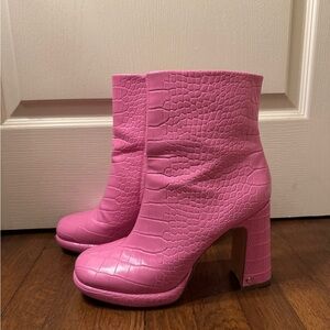 Circus by Sam Edelman Pink Croc-Embossed Platform Ankle Boots